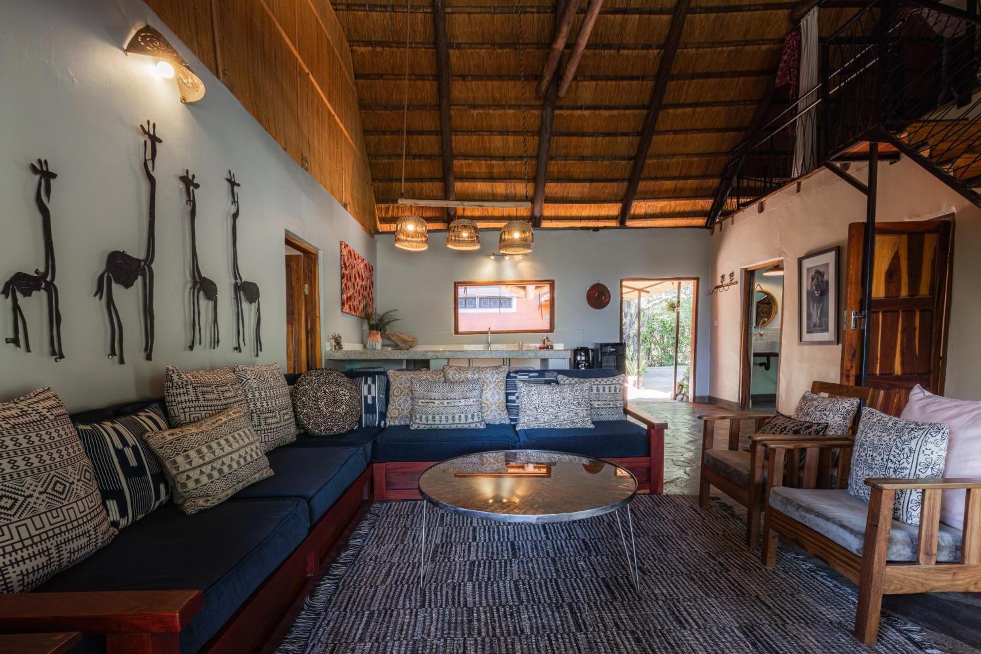 Chundukwa River Lodge - Self Catering House ليفينغستون المظهر الخارجي الصورة